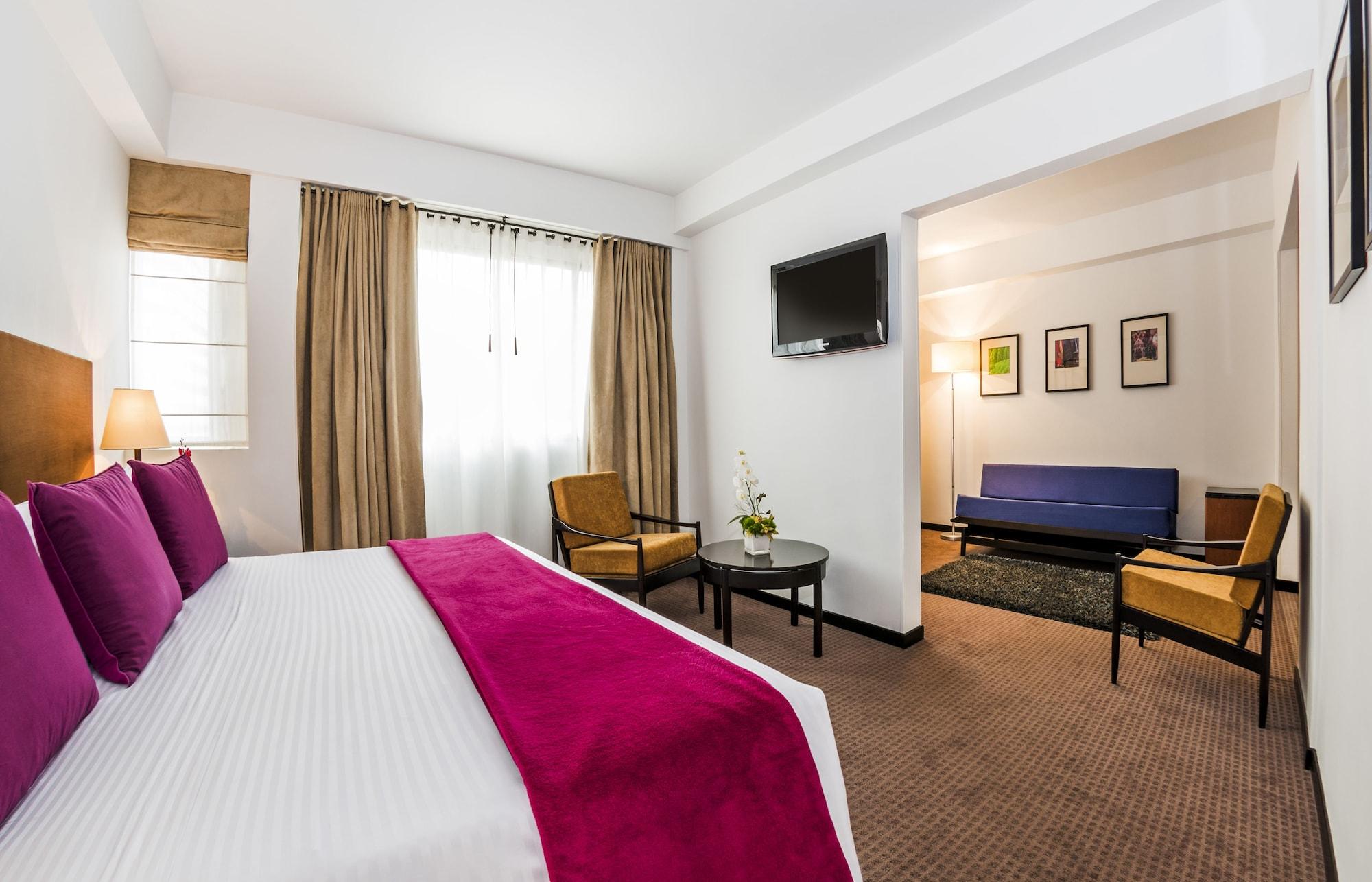 Hotel Augusta Богота Экстерьер фото