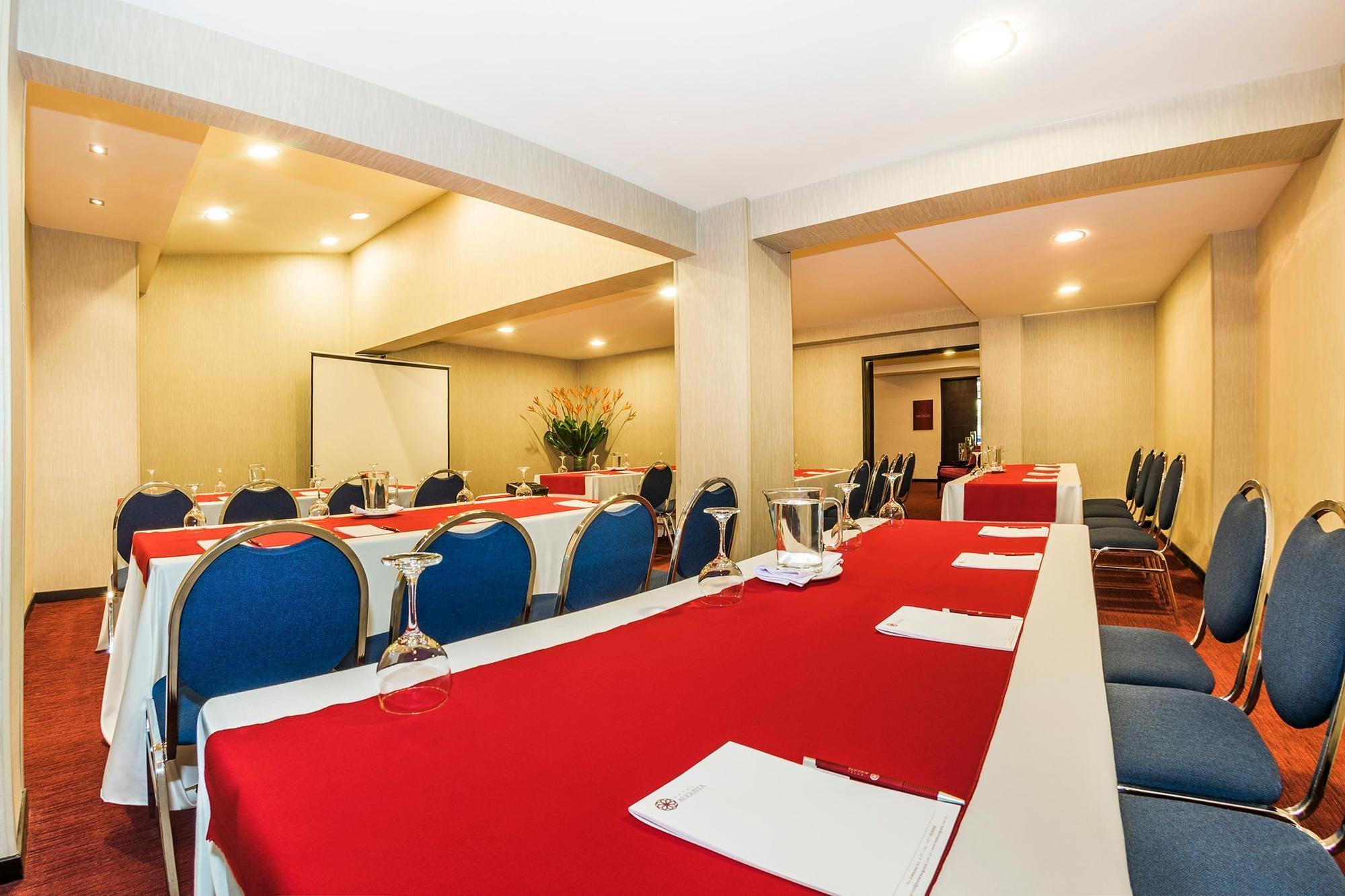 Hotel Augusta Богота Экстерьер фото
