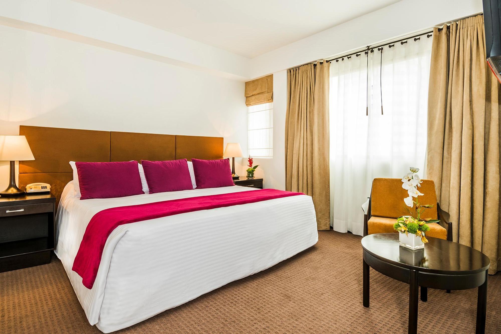 Hotel Augusta Богота Экстерьер фото