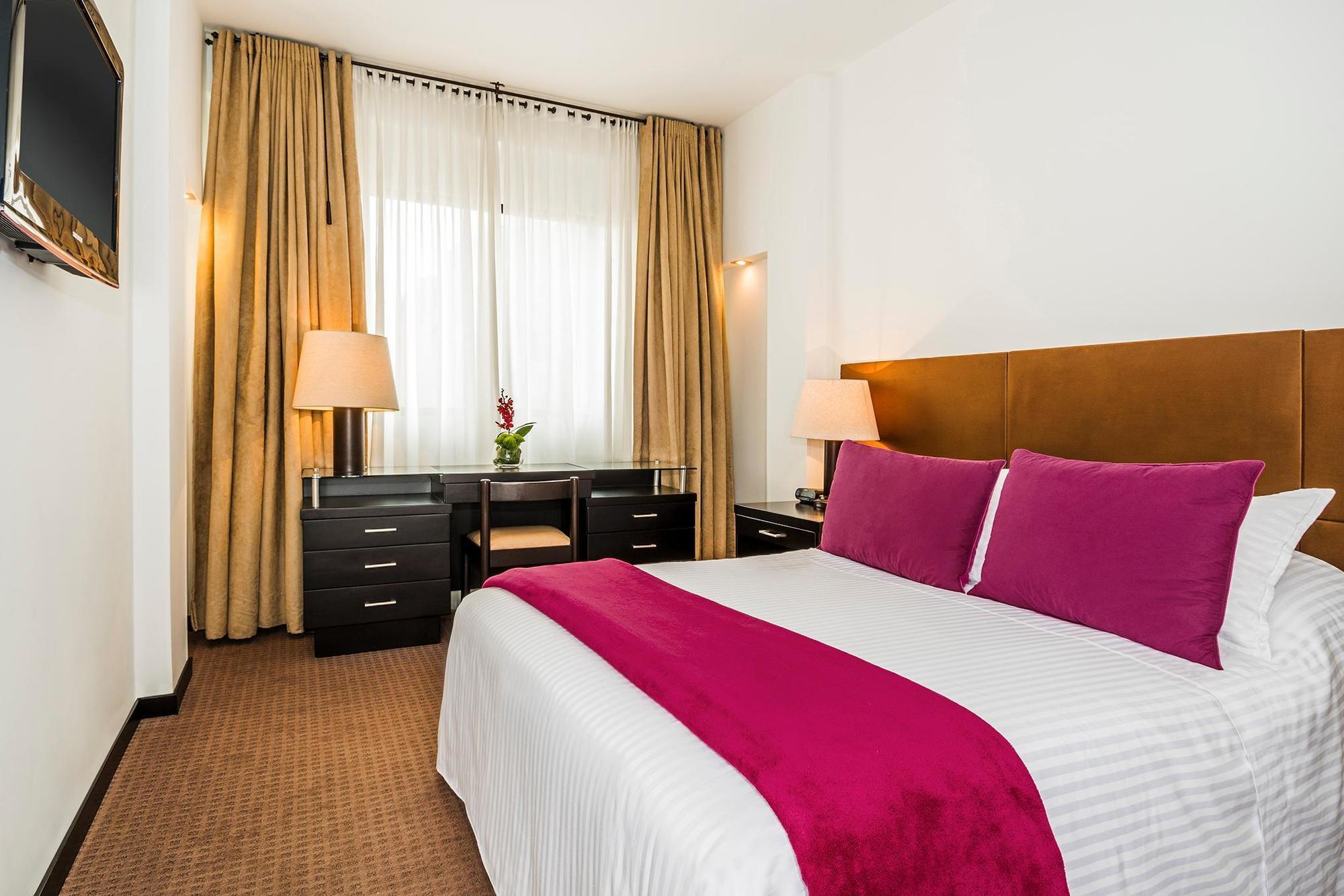 Hotel Augusta Богота Экстерьер фото